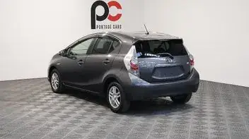 Toyota Aqua 2012 photo 5