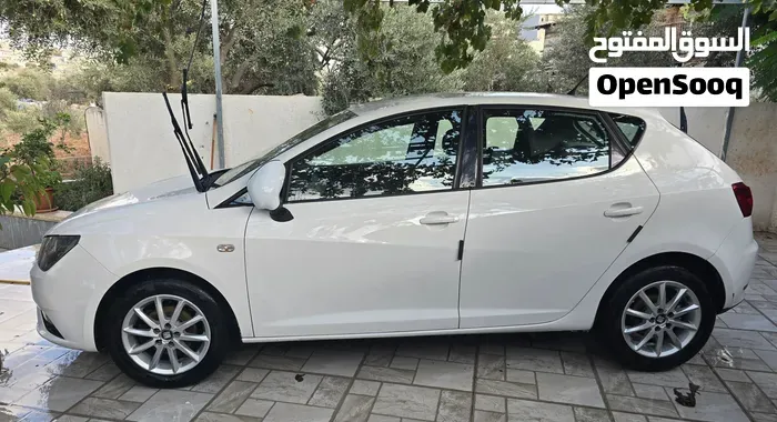 Seat Ibiza 2017 photo 2
