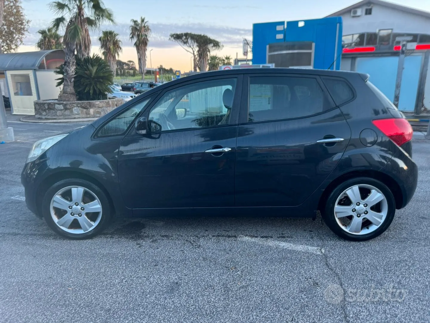 Kia Venga 2010 photo 4