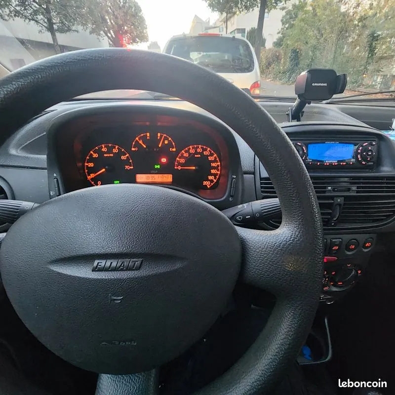 Fiat Punto 2002 photo 3