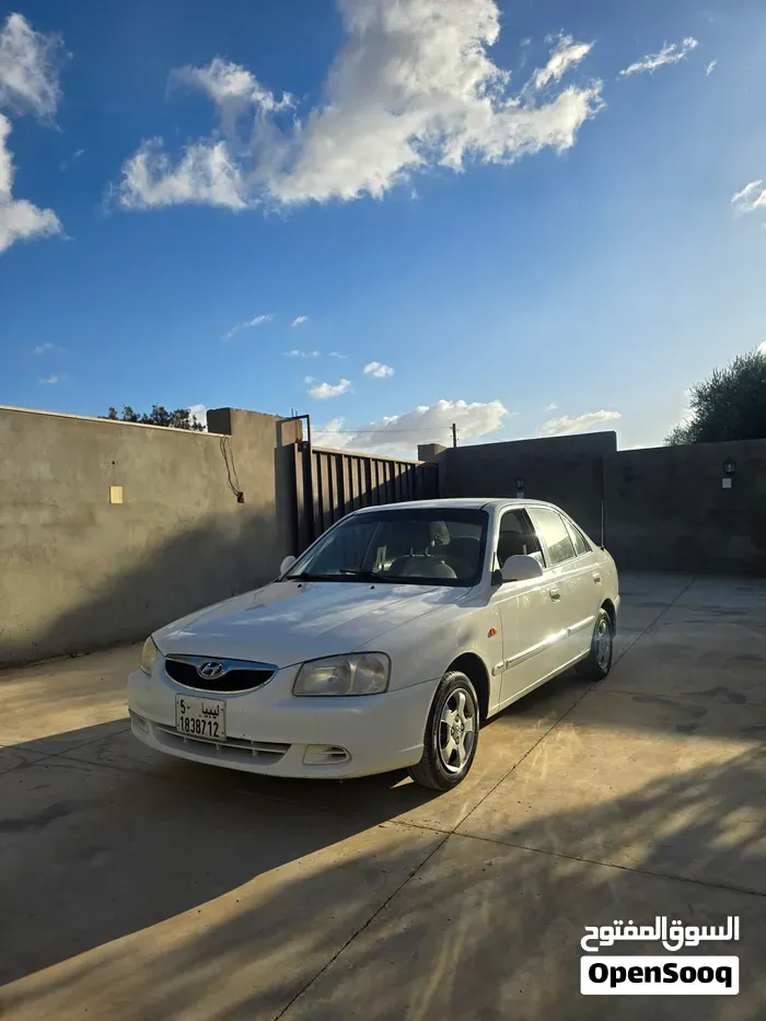 Hyundai Verna 2013 photo 4