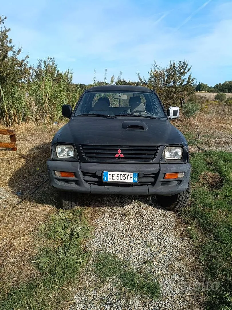 Mitsubishi L200 1996 photo 2