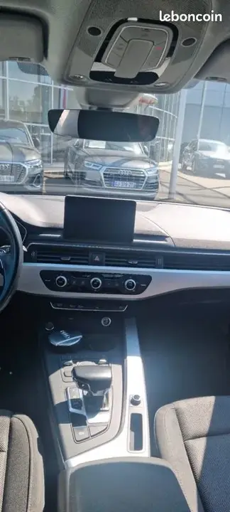 Audi A4 2018 photo 2
