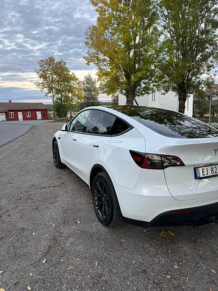 Tesla Model Y 2024 photo 4