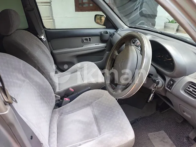 Nissan March 2000 photo 5