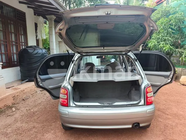 Nissan March 2000 photo 4