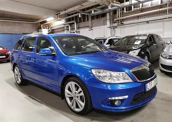 Skoda Octavia 2012 photo 2