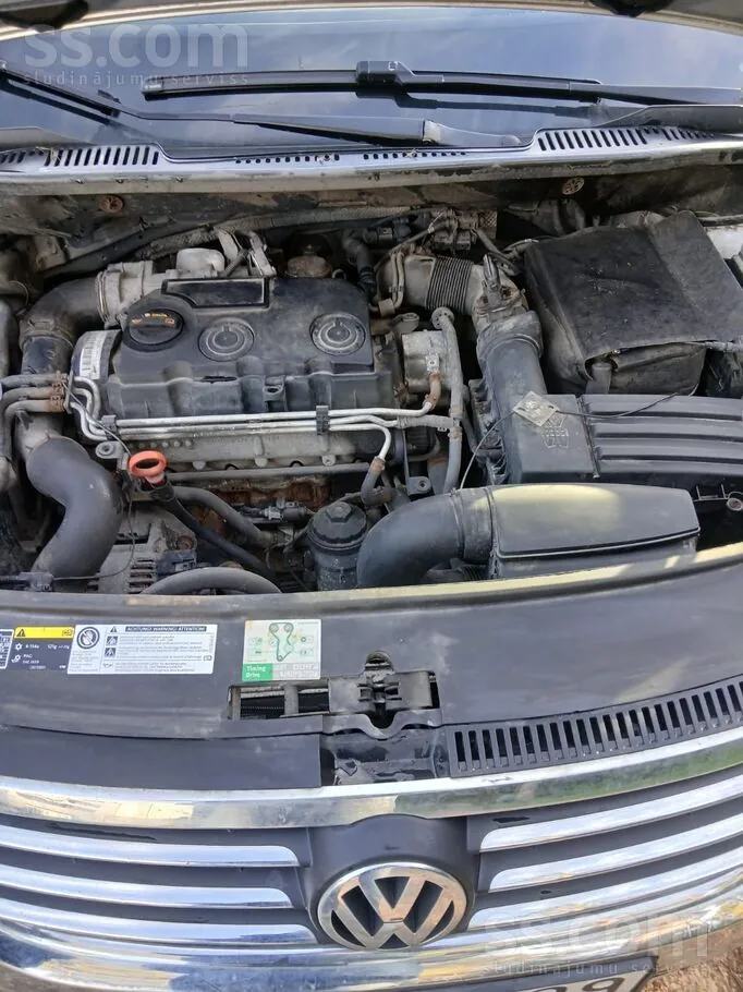 Volkswagen Touran 2009 photo 4