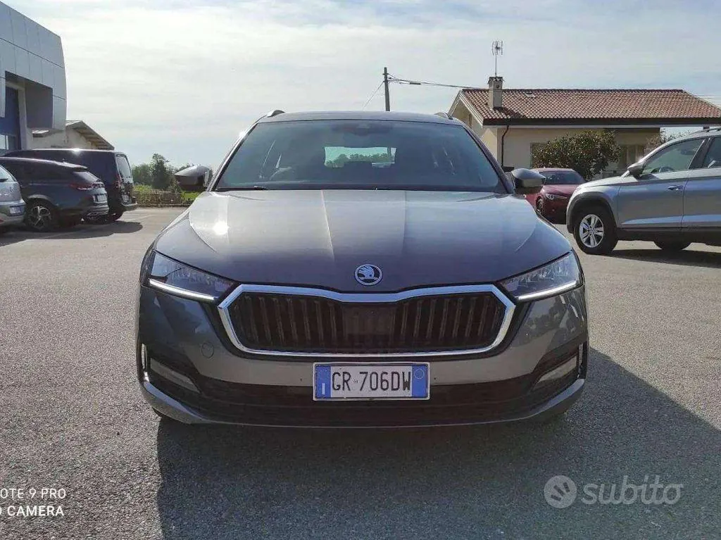 Skoda Octavia 2023 photo 2