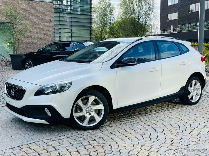 Volvo V40 2015 photo 2