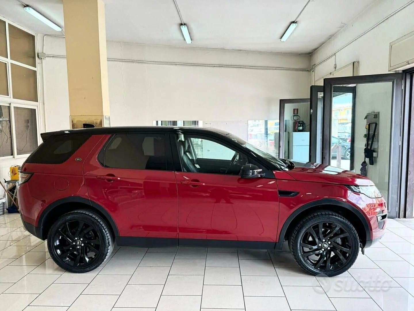 Land Rover Discovery Sport 2017 photo 3