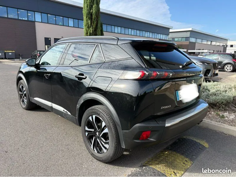 Peugeot 2008 2021 photo 2