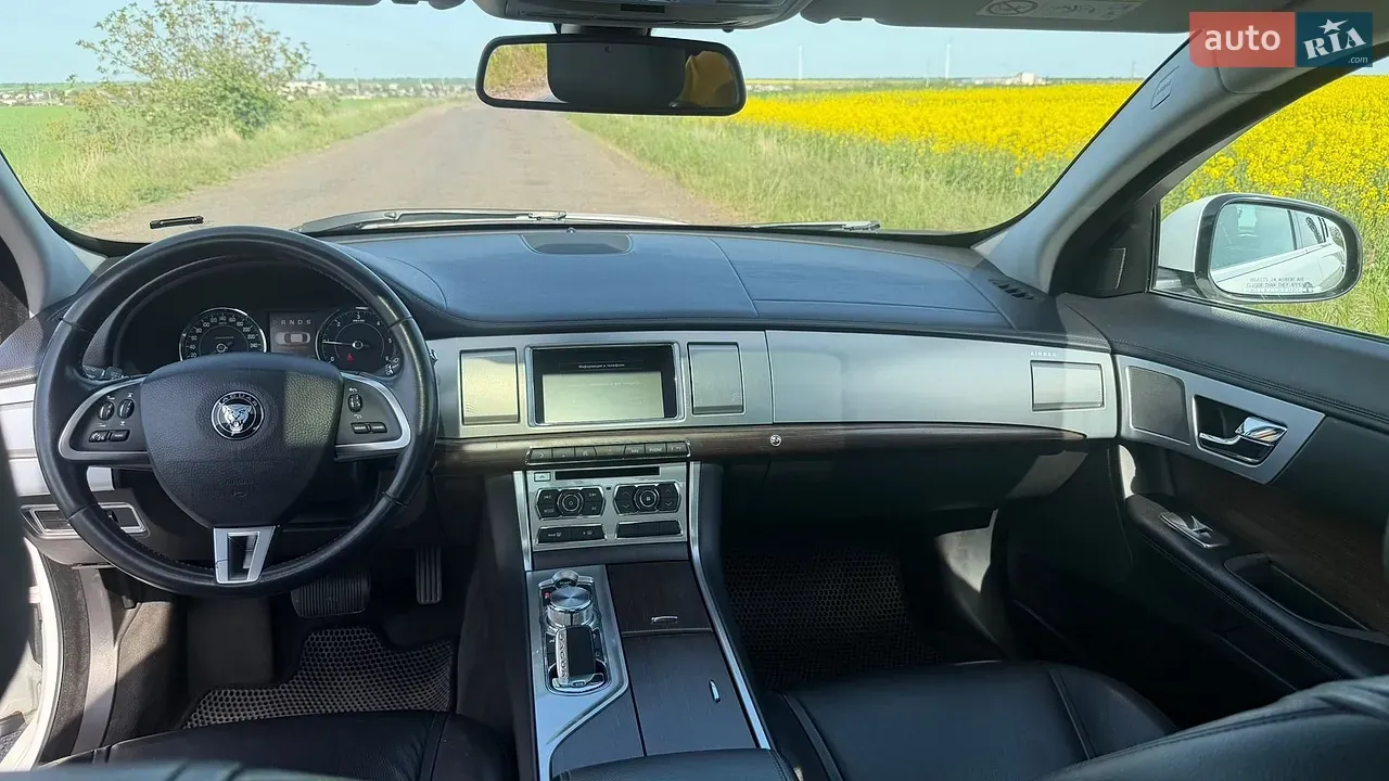 Jaguar Xf 2014 photo 5