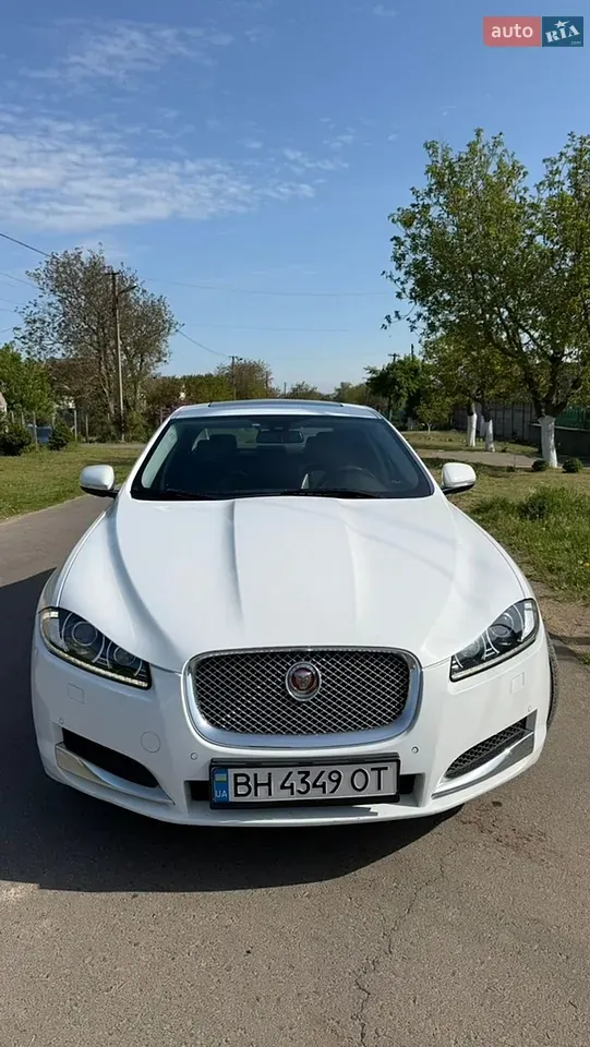 Jaguar Xf 2014 photo 3