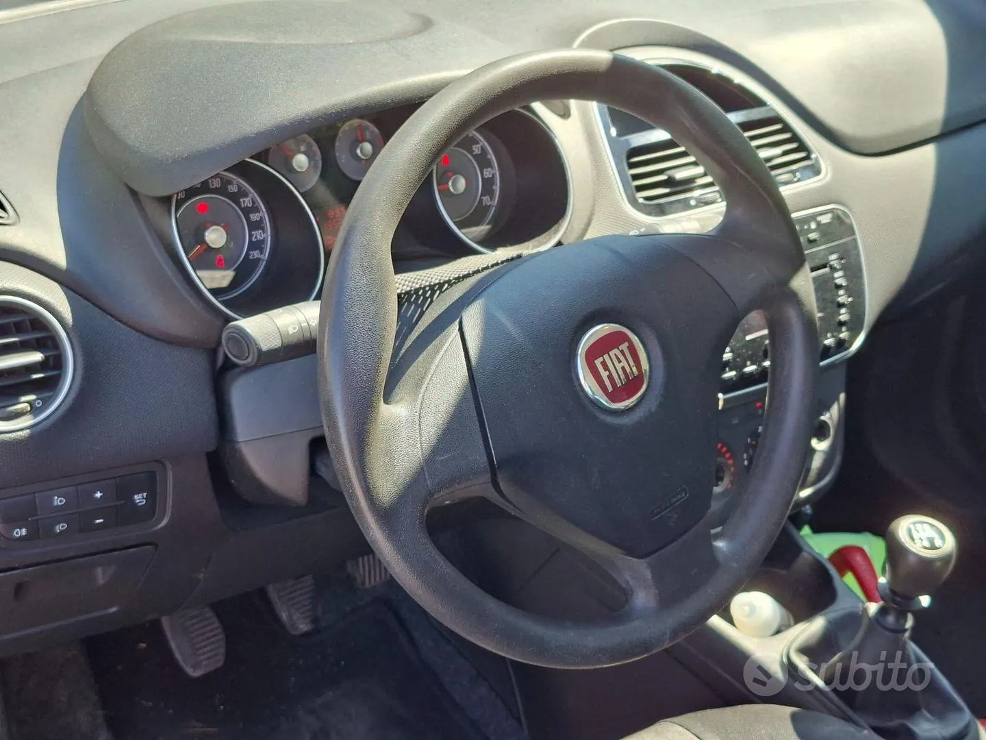 Fiat Punto 2015 photo 5