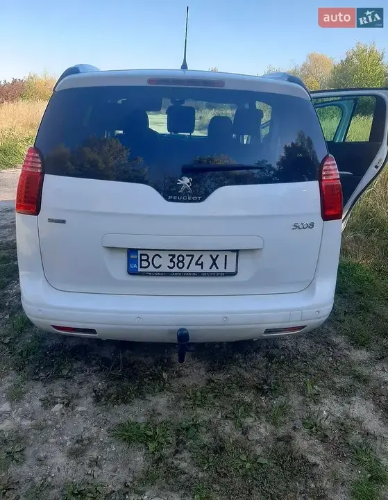 Peugeot 5008 2015 photo 4