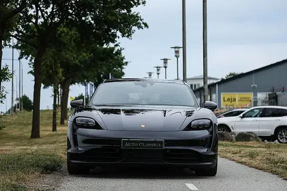 Porsche Taycan 2023 photo 3