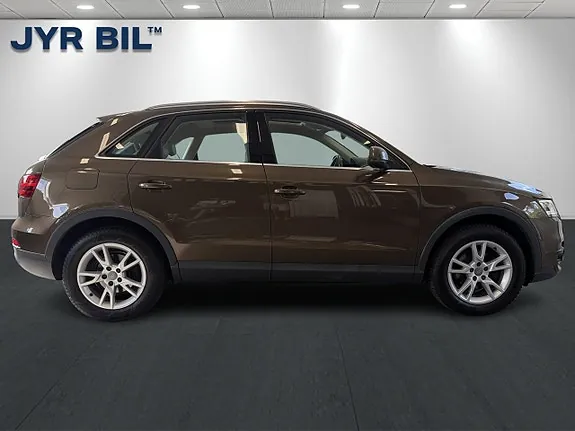 Audi Q3 2012 photo 2