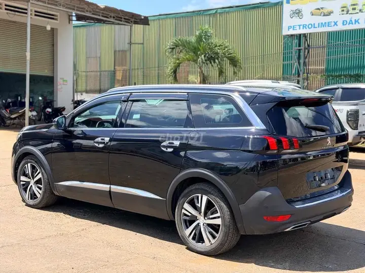 Peugeot 5008 2018 photo 4