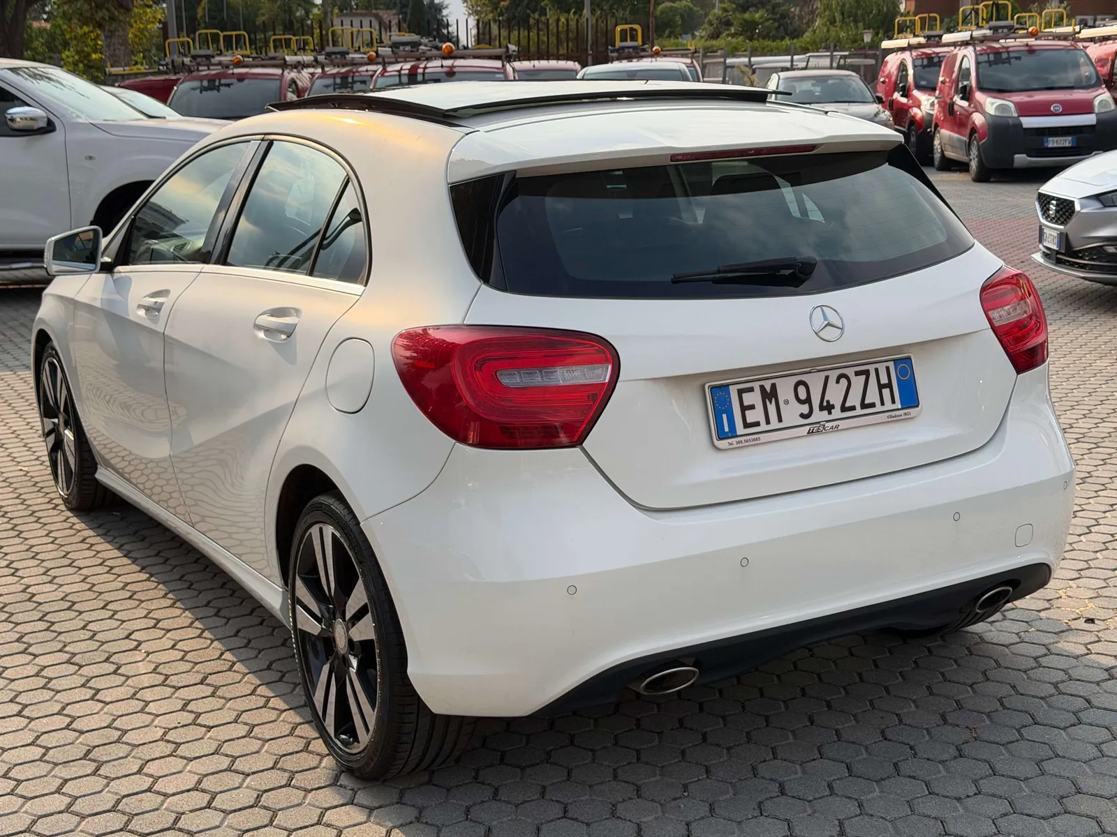 Mercedes-Benz A 180 2012 photo 4