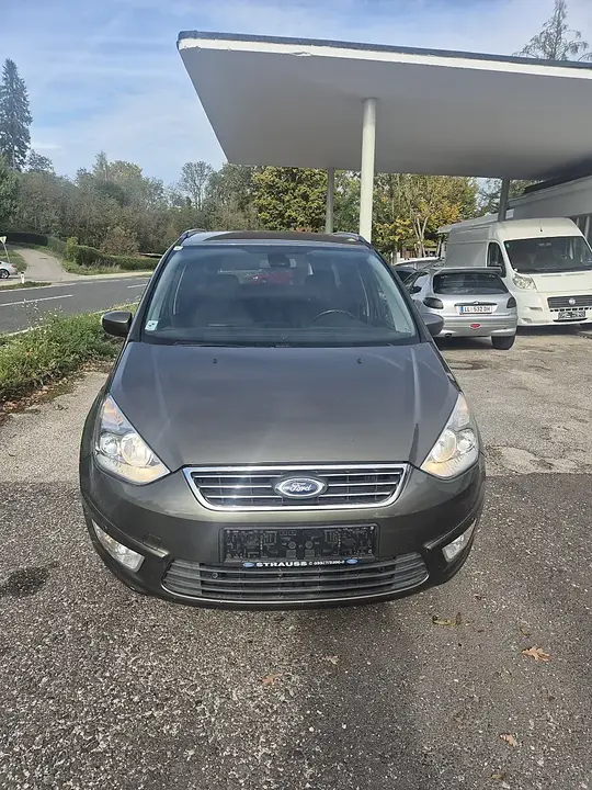 Ford Galaxy 2012 photo 2