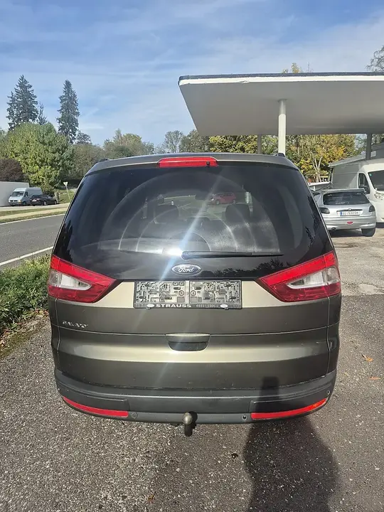 Ford Galaxy 2012 photo 3