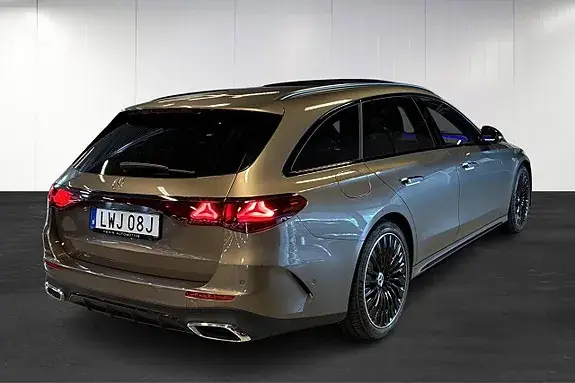 Mercedes-Benz E300 De 2027 photo 3