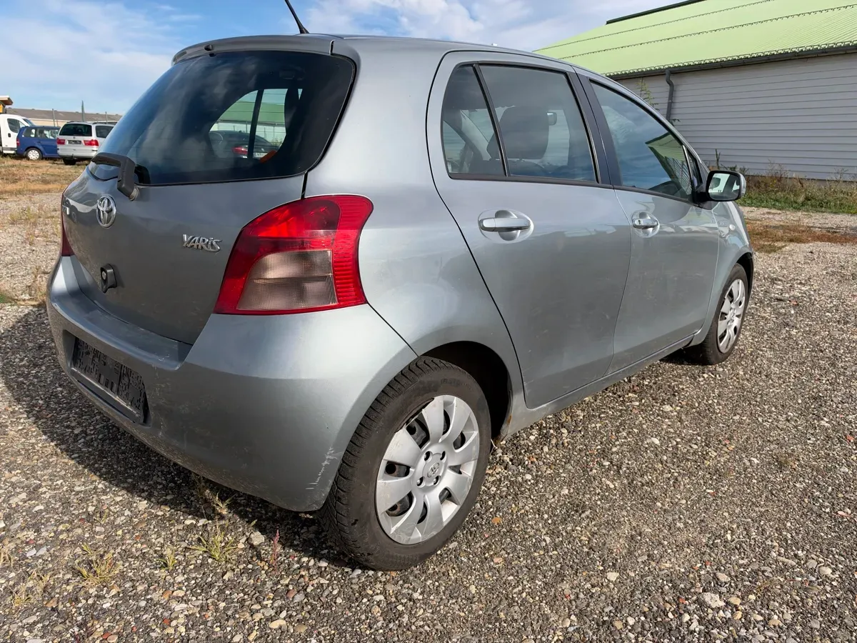 Toyota Yaris 2008 photo 3