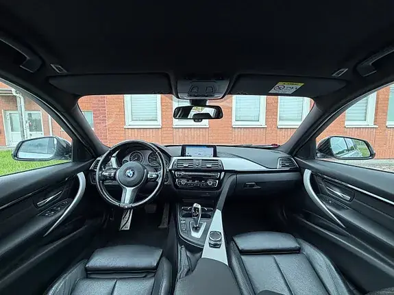 BMW 320D 2018 photo 2