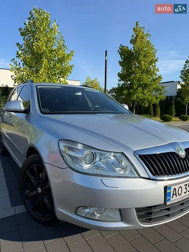Skoda Octavia 2011 photo 2