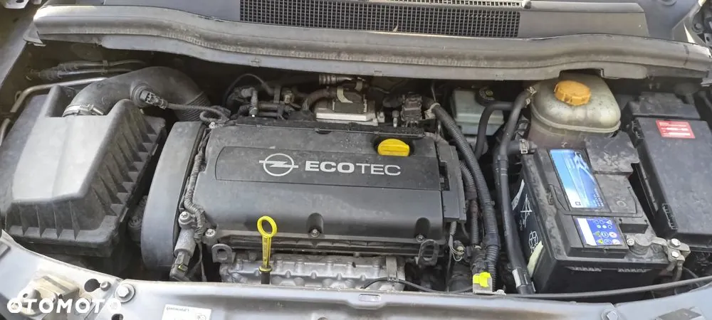 Opel Zafira 2009 photo 2