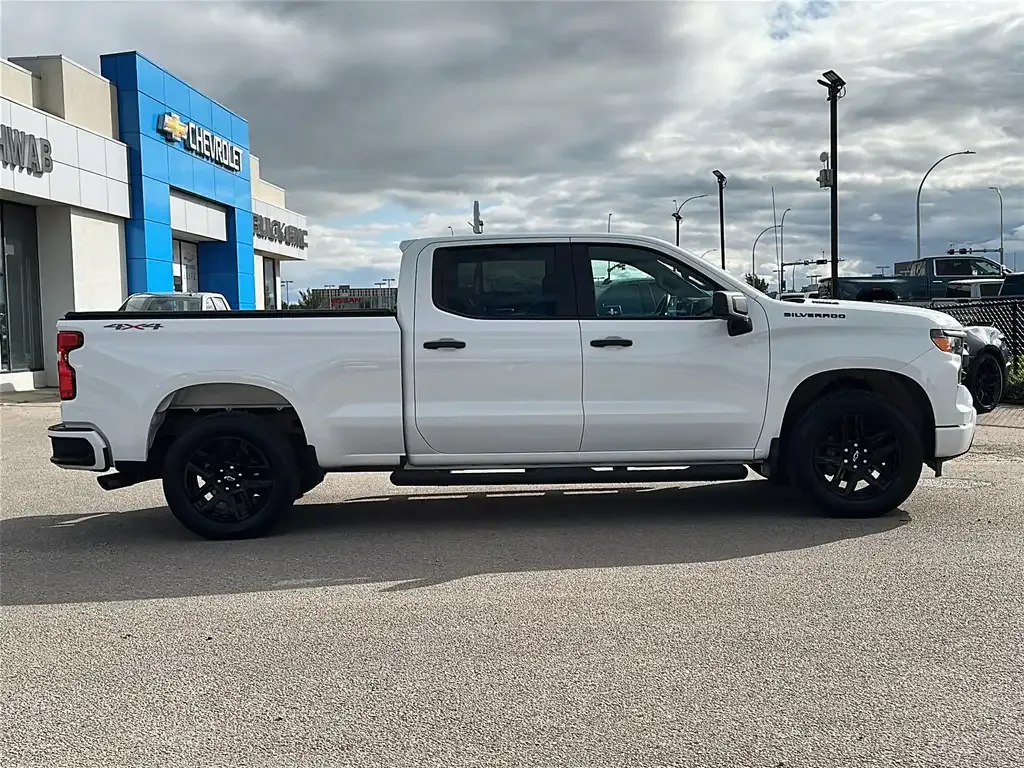 Chevrolet Silverado 1500 2025 photo 4
