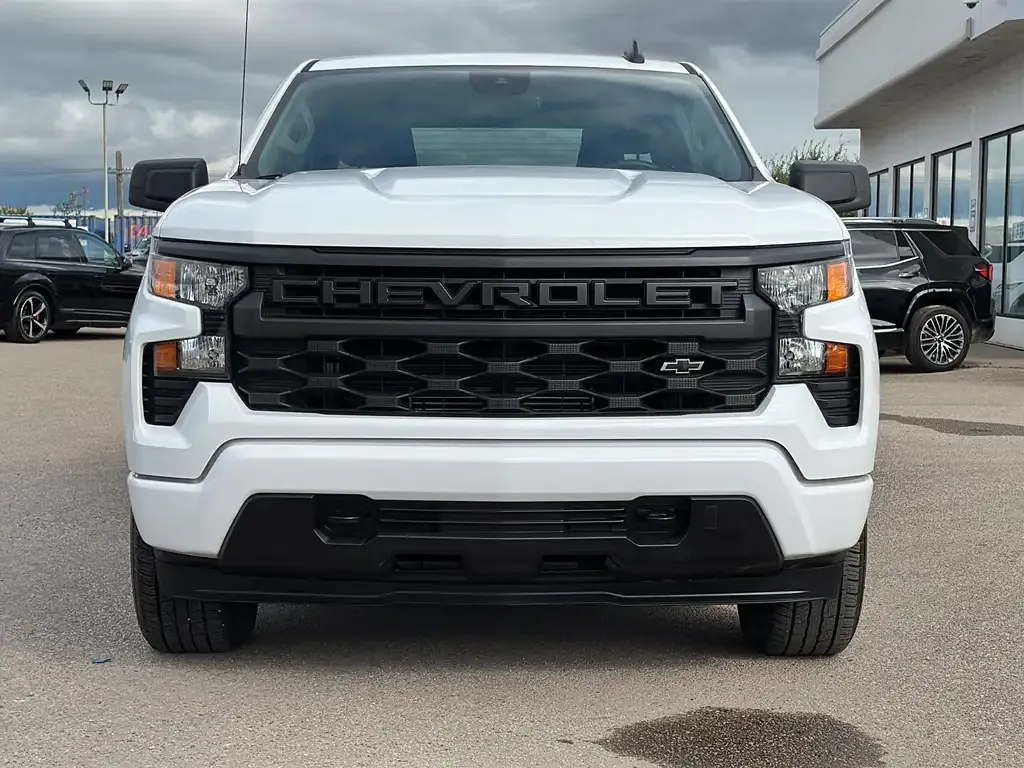Chevrolet Silverado 1500 2025 photo 3