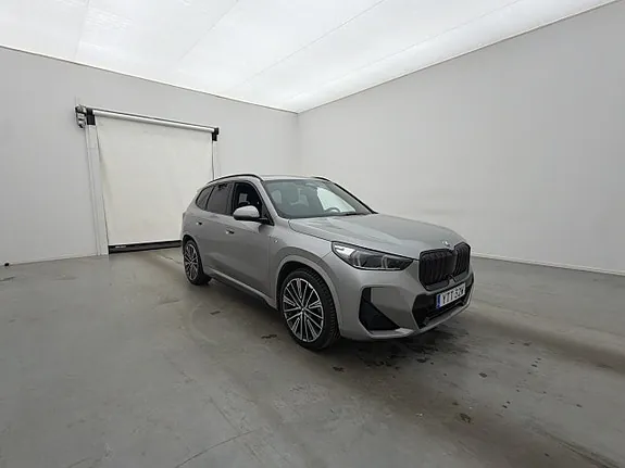 BMW Ix1 2023 photo 3