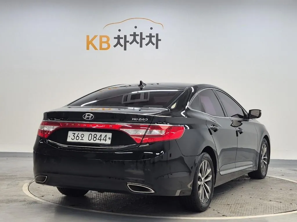 Hyundai Grandeur 2011 photo 3