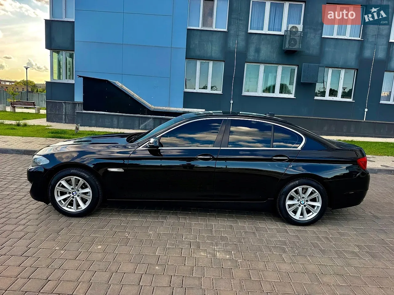 BMW 5 Series 2013 photo 5