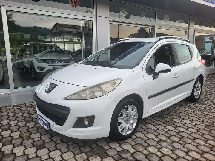 Peugeot 207 2010 photo 3