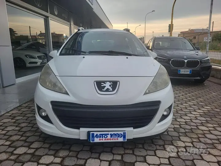 Peugeot 207 2010 photo 5