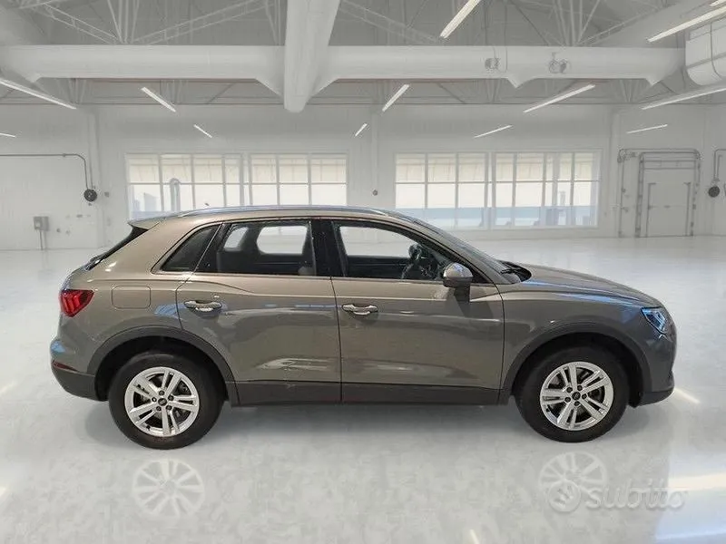 Audi Q3 2023 photo 3