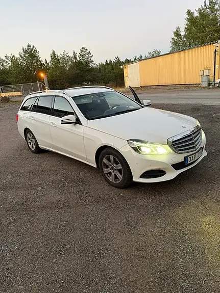 Mercedes-Benz E 220