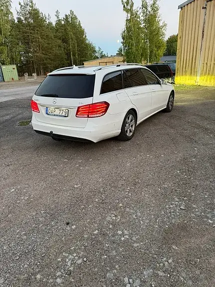 Mercedes-Benz E 220 2014 photo 2