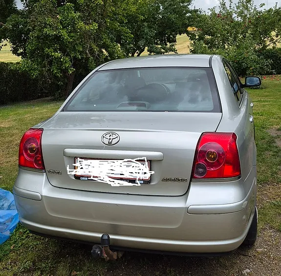 Toyota Avensis 2005 photo 2