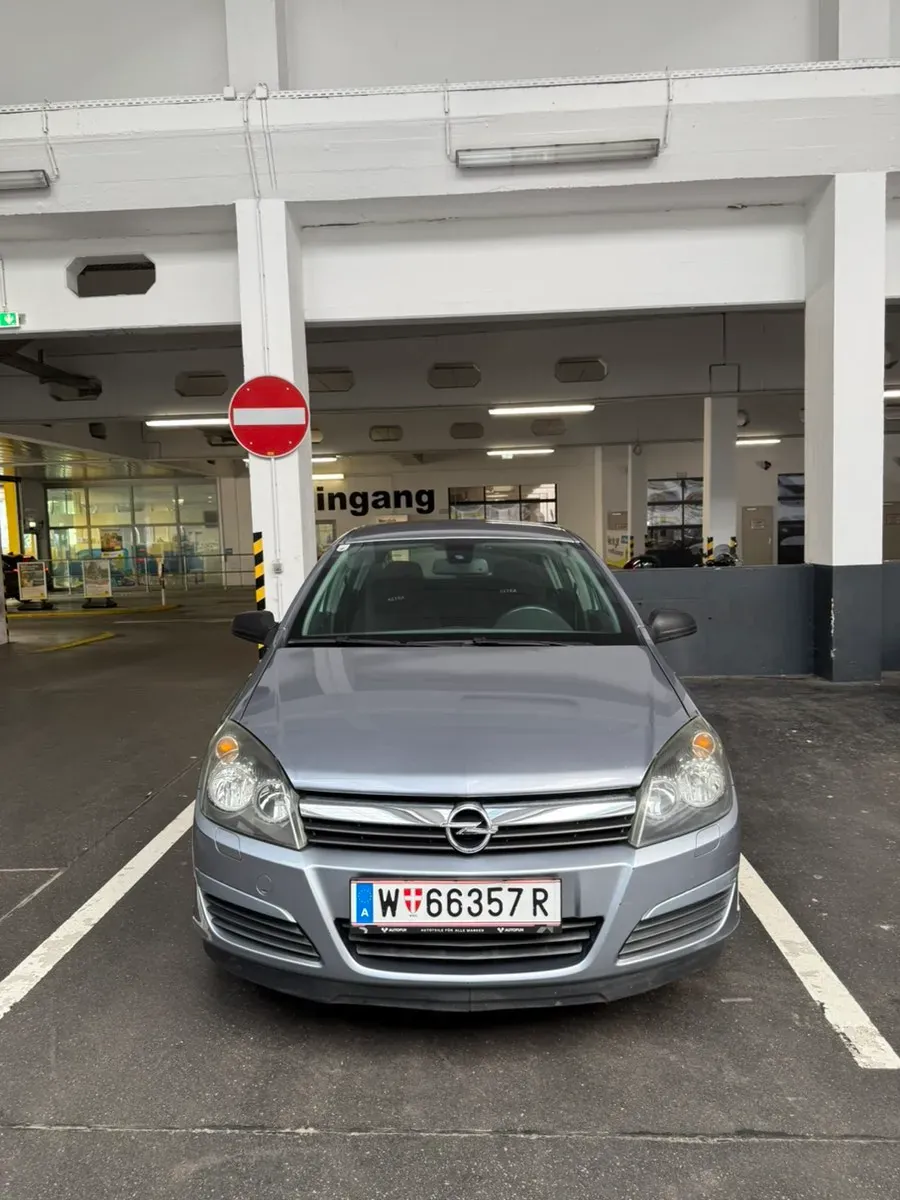 Opel Astra 2004 photo 2
