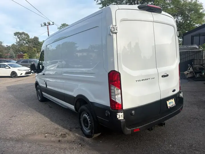 Ford Transit 2020 photo 4