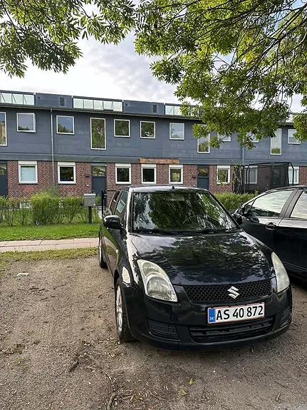 Suzuki Swift 2010 photo 2