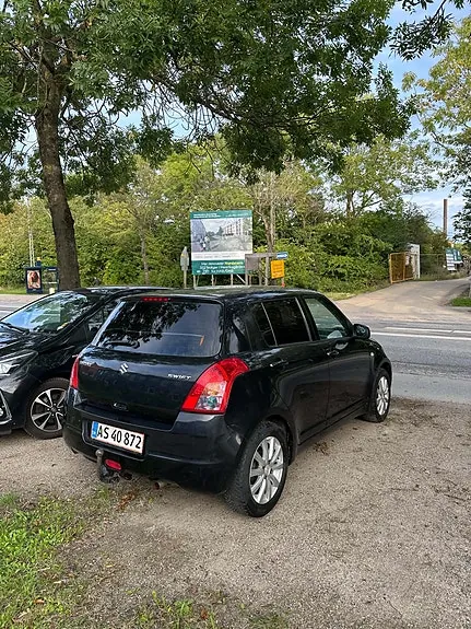 Suzuki Swift 2010 photo 4