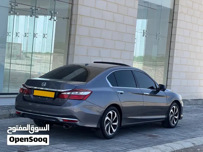 Honda Accord 2017 photo 2