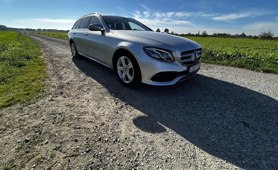 Mercedes-Benz E 200D