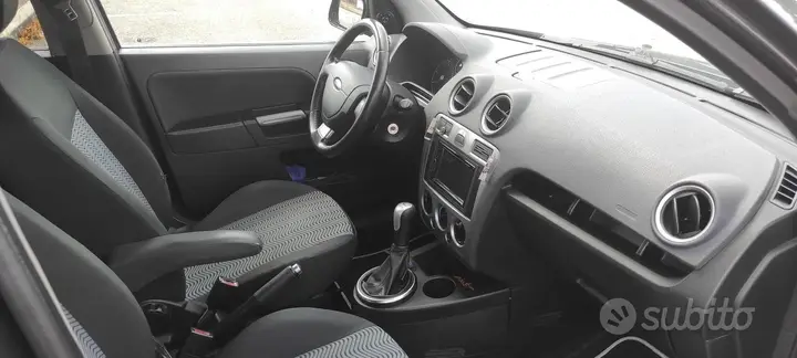 Ford Focus 2008 photo 4