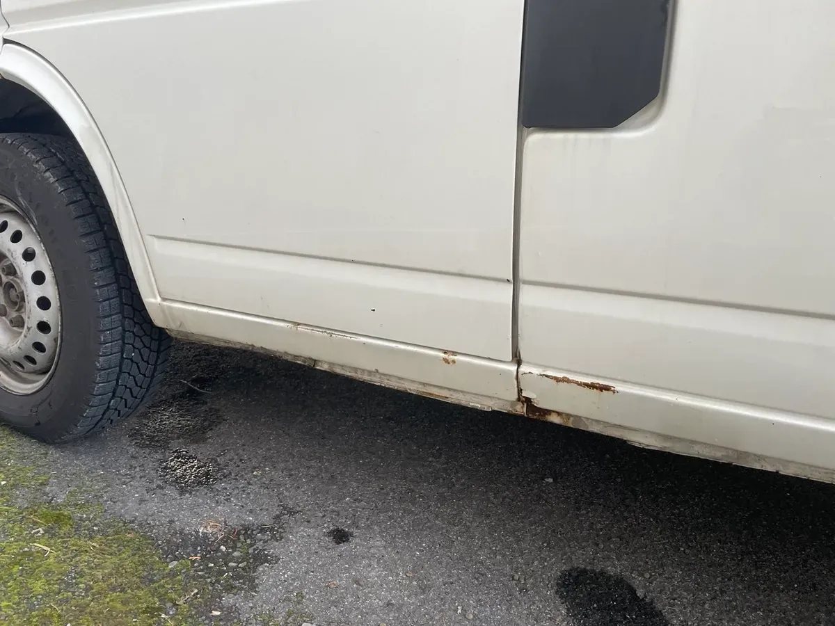 Volkswagen T4 2003 photo 3
